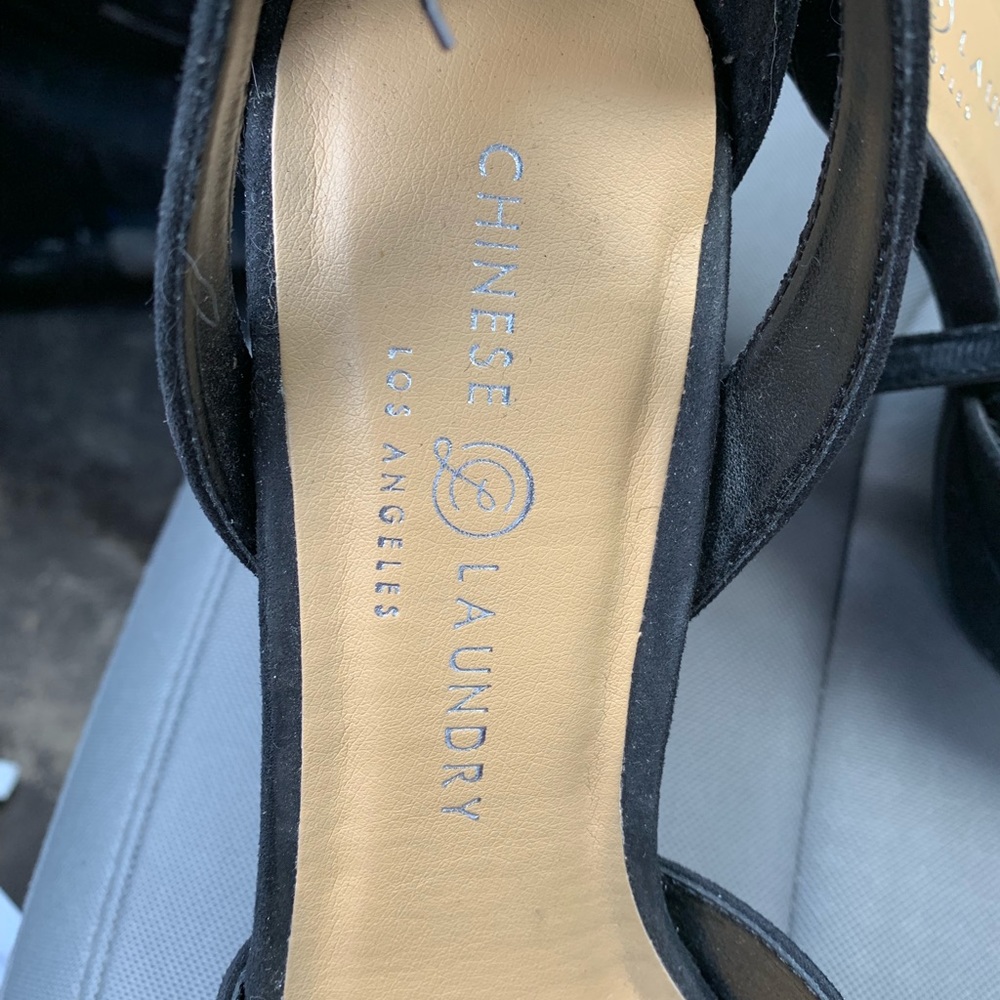Black platform heels - Picture 3 of 3